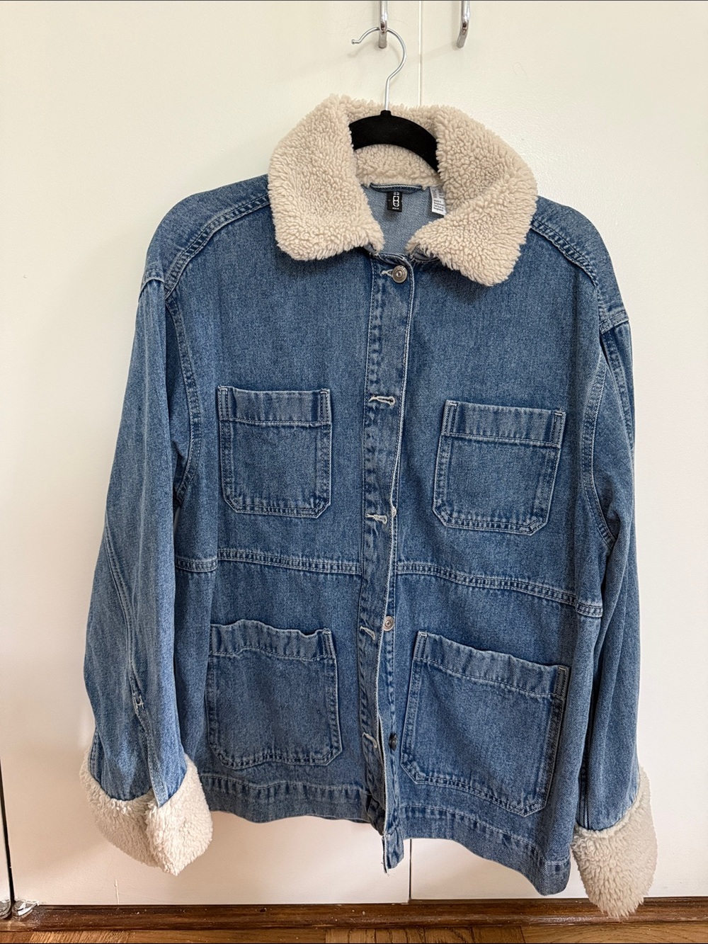 H&M Blue Denim Jacket with Cream Sherpa Collar, size XS!